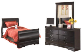 Signature Design by Ashley Huey Vineyard Full Sleigh Bed with Dresser and Mirro