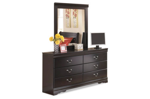 Huey Vineyard Queen Sleigh Bed with Dresser, Mirror and Chest of Drawers-Black