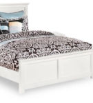 Bostwick Shoals Queen Panel Bed, Chest and 2 Nightstands-White