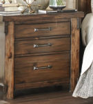 Signature Design by Ashley Lakeleigh Queen Panel Bed, Chest and 2 Nightstands-