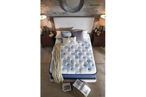 Sierra Sleep by Ashley Mt Dana Plush King Mattress-White