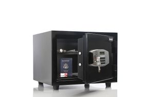 Honeywell - 1.07 Cu. Ft. Fire- and Water-Resistant Steel Security Safe with Digital Dial Lock - Bla