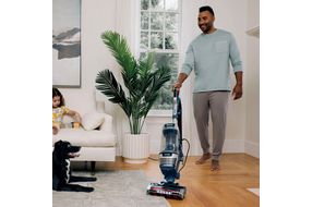 Shark - Stratos Upright Vacuum with DuoClean PowerFins HairPro, Self-Cleaning Brushroll, Odor Neutr