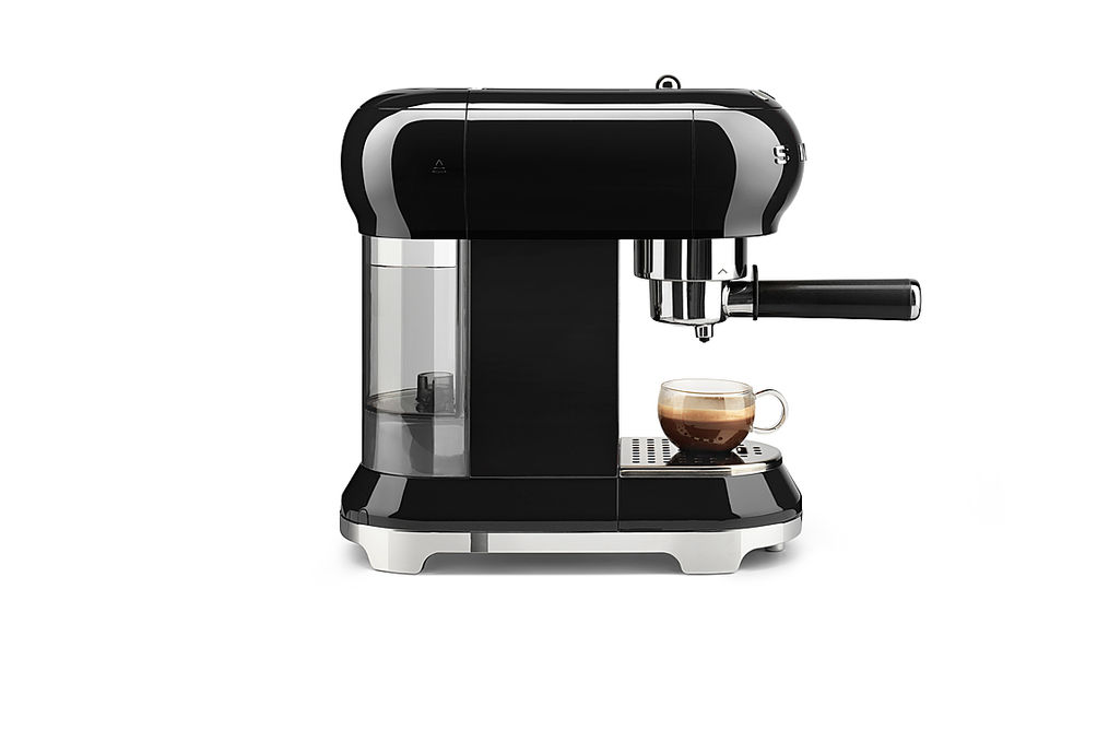 SMEG Semi-Automatic Espresso Machine with 15 bar pressure - Black