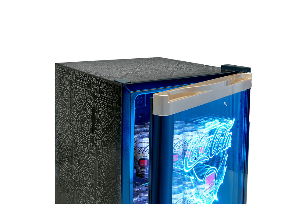 Cooluli - Coca-Cola League of Legends Ultimate 1.7 CU. FT. Mini Fridge - Limited Edition - Black