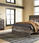 Signature Design by Ashley Wynnlow 5-Piece Queen Bedroom Set- Room View