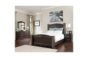 Signature Design by Ashley Vachel 6-Piece Queen Poster Bedroom Set- Room View