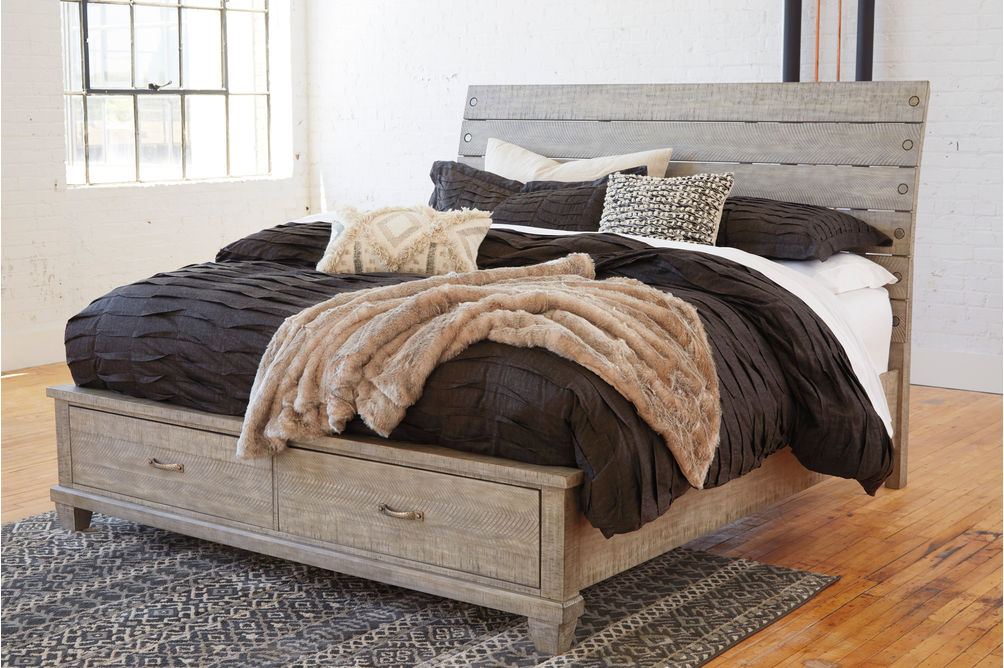 Benchcraft Naydell Queen Storage Bed- Room View