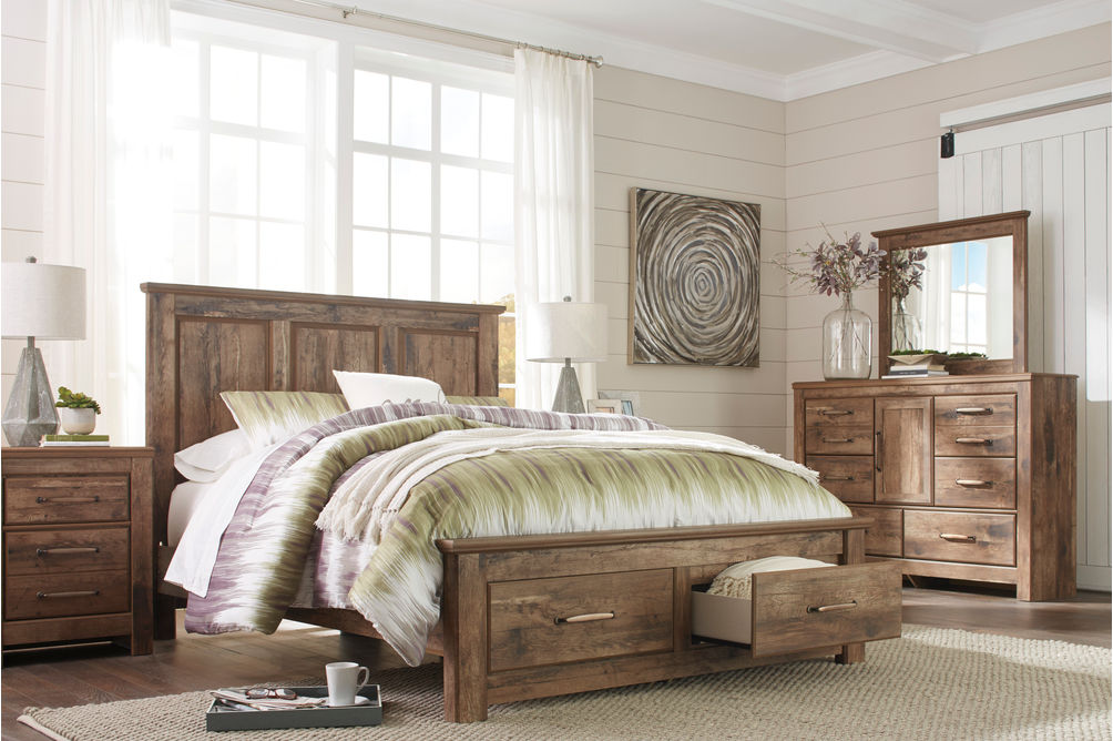 Signature Design by Ashley Blaneville 7-Piece Queen Bedroom Set - Room View