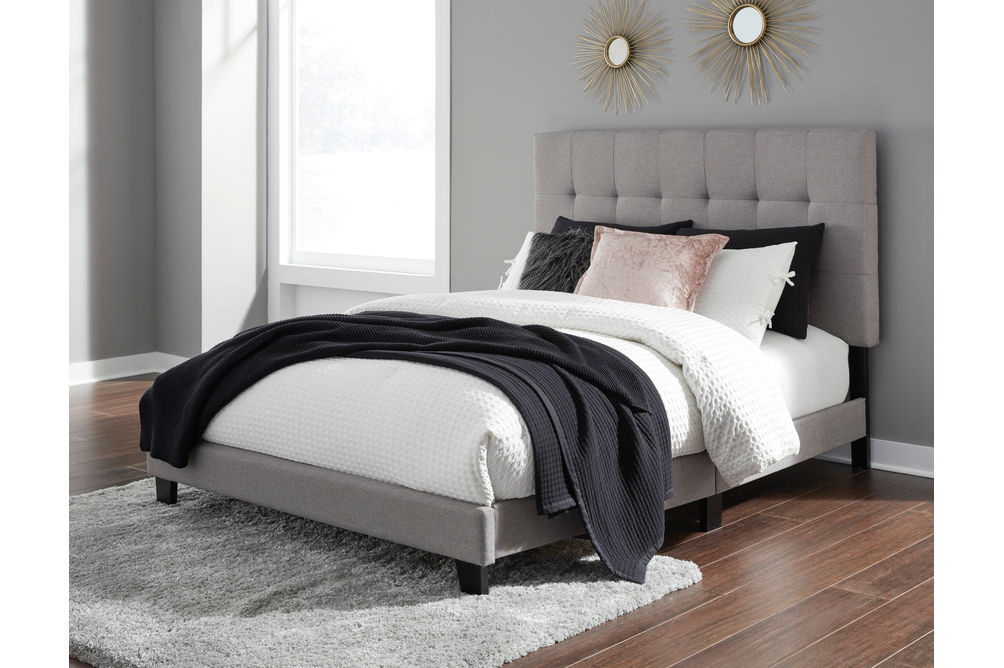 Signature Design by Ashley Dolante Queen Bed with Mattress - Room View