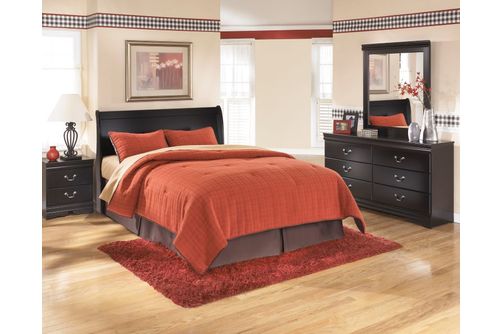 Signature Design by Ashley Huey Vineyard 4-Piece Queen Bedroom Set - Sample Room View