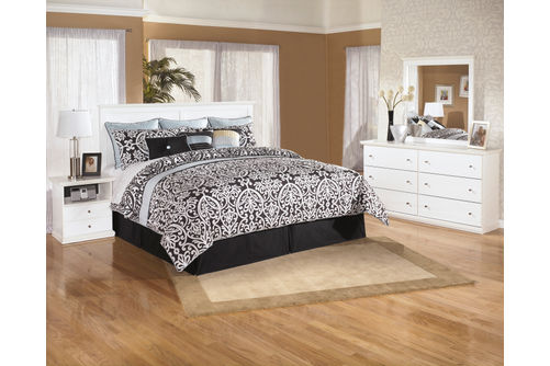 Signature Design by Ashley Bostwick Shoals-White 4-Piece King Panel Bedroom Set - Sample Room View