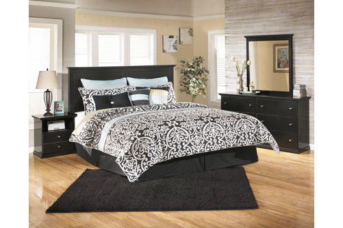 Signature Design by Ashley Maribel 4-Piece King Panel Bedroom Set - Sample Room View