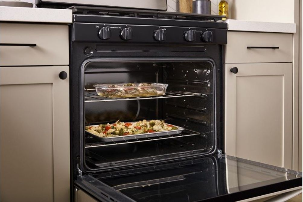 Whirlpool Stainless 5.1 Cu. Ft. Freestanding Gas Range with Edge to Edge Cooktop - Interior View