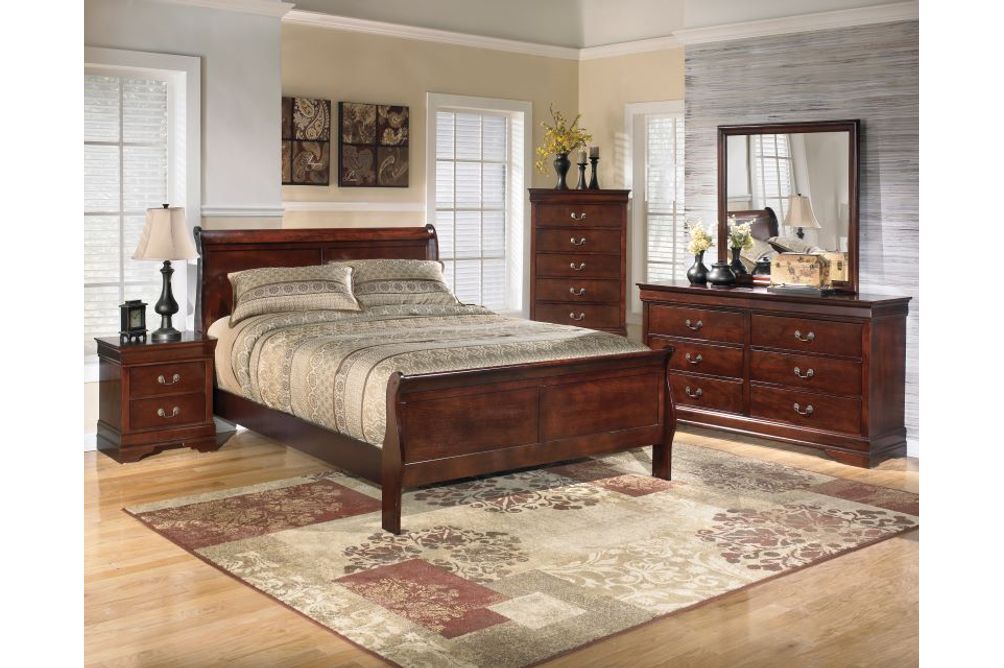 Signature Design by Ashley Alisdair 7-Piece King Bedroom Set - Sample Room View