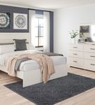 Signature Design by Ashley Stelsie 6-Piece Queen Bedroom Set - Sample Room View