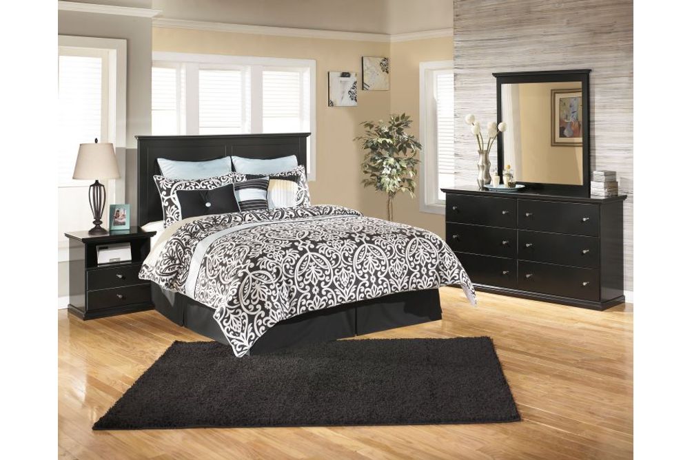 Signature Design by Ashley Maribel 4-Piece Queen Panel Bedroom Set - Black - Sample Room View