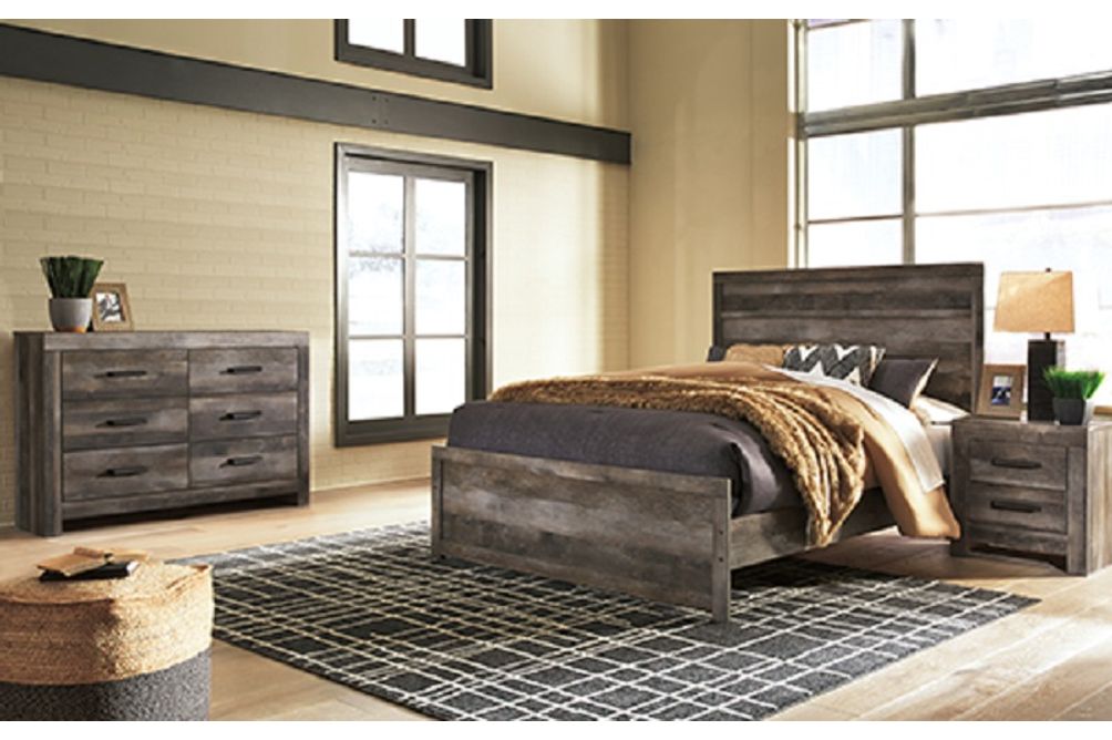 Signature Design by Ashley Wynnlow Queen 5-Piece Bedroom Set - Sample Room View
