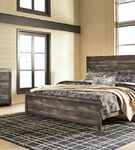 Signature Design by Ashley Wynnlow King 5-Piece Bedroom Set - Sample Room View