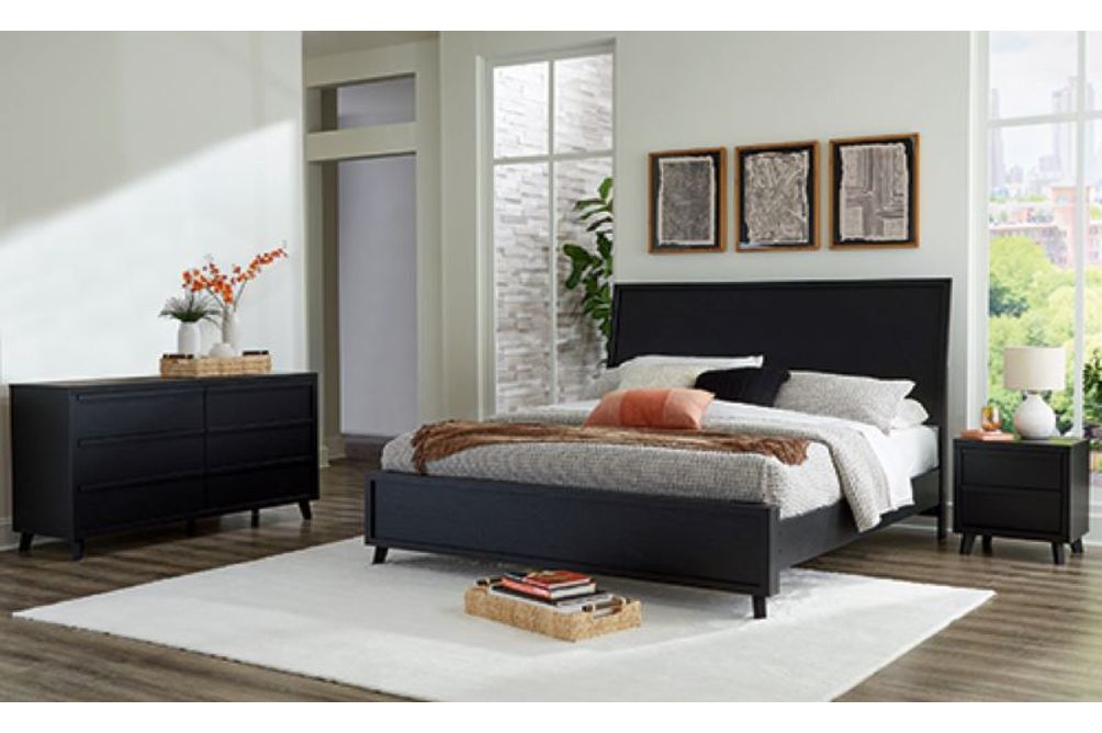 Signature Design by Ashley Danziar 6-Piece King Bedroom Set + King Mattress