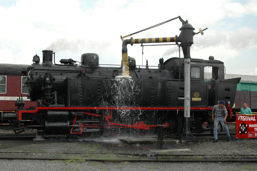 5de49bd02c58b46ce745888a.jpg