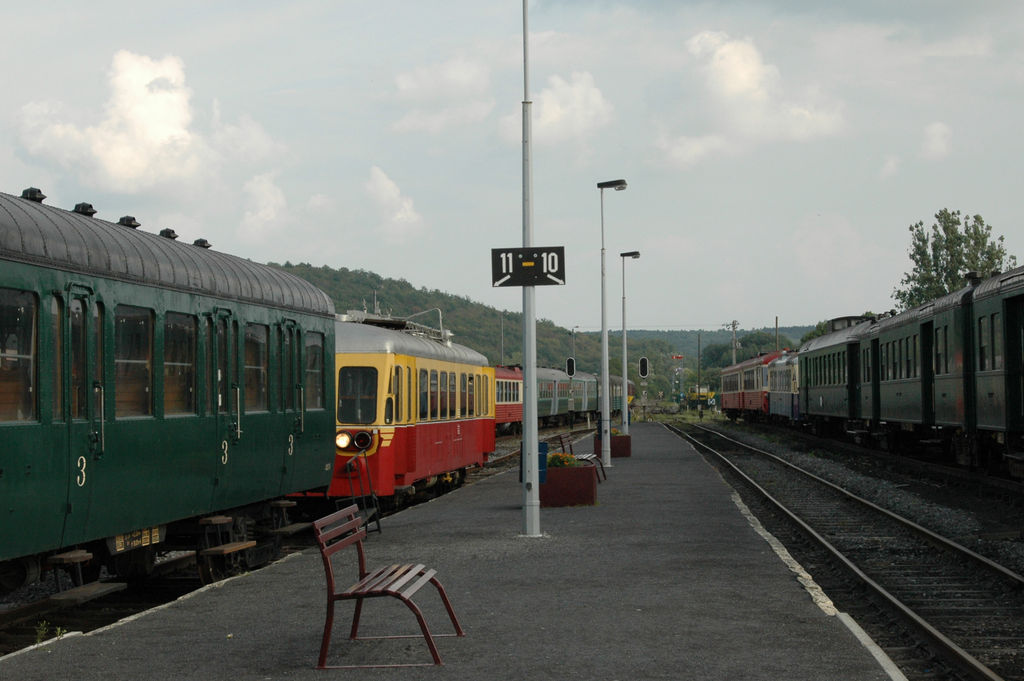 5de49bd92c58b46ce74588aa.jpg