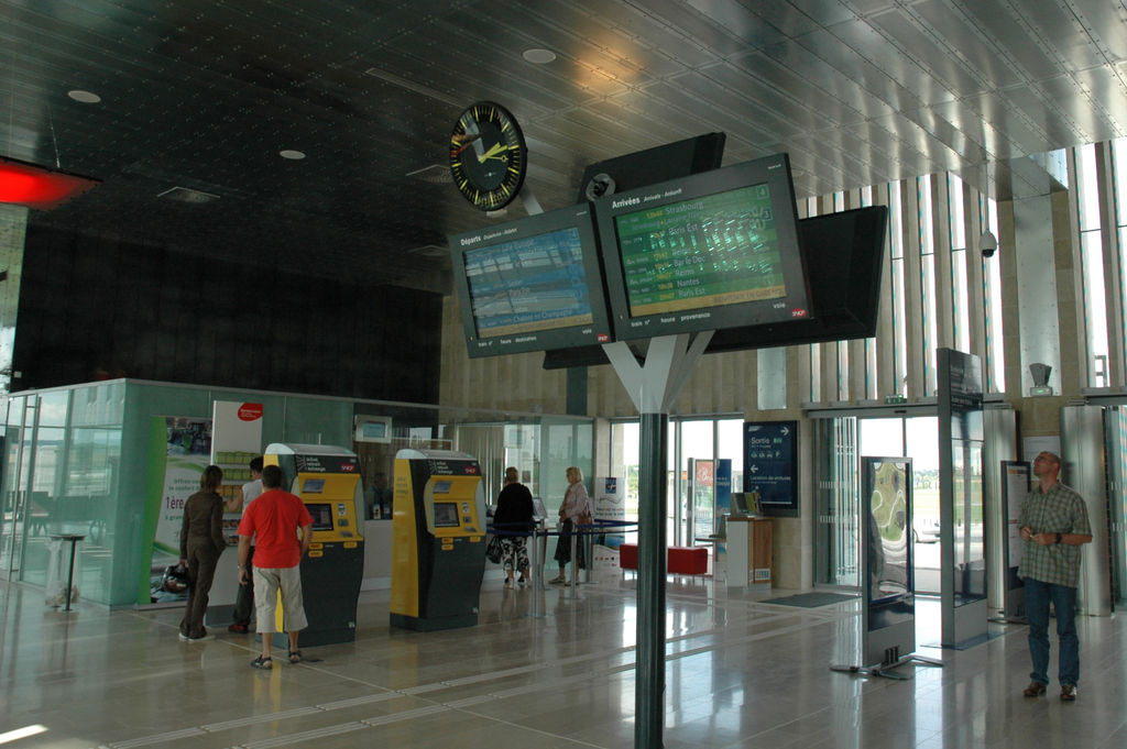 5de49bf12c58b46ce74588f1.jpg