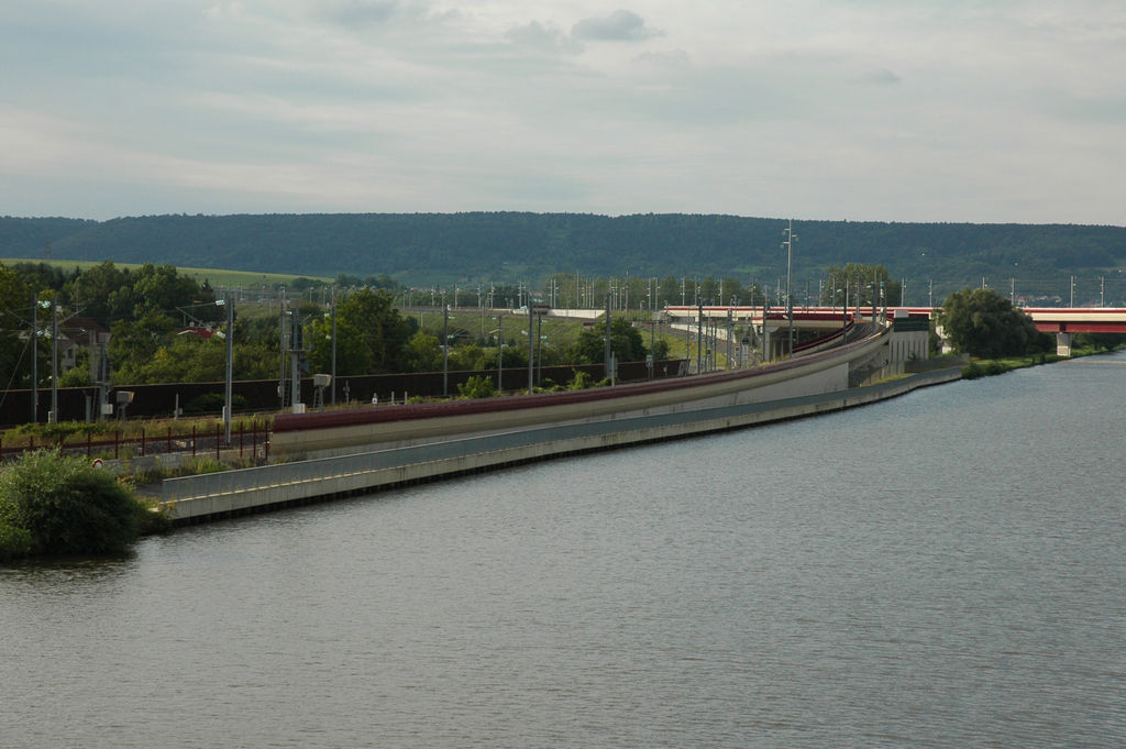 5de49bf92c58b46ce745890a.jpg