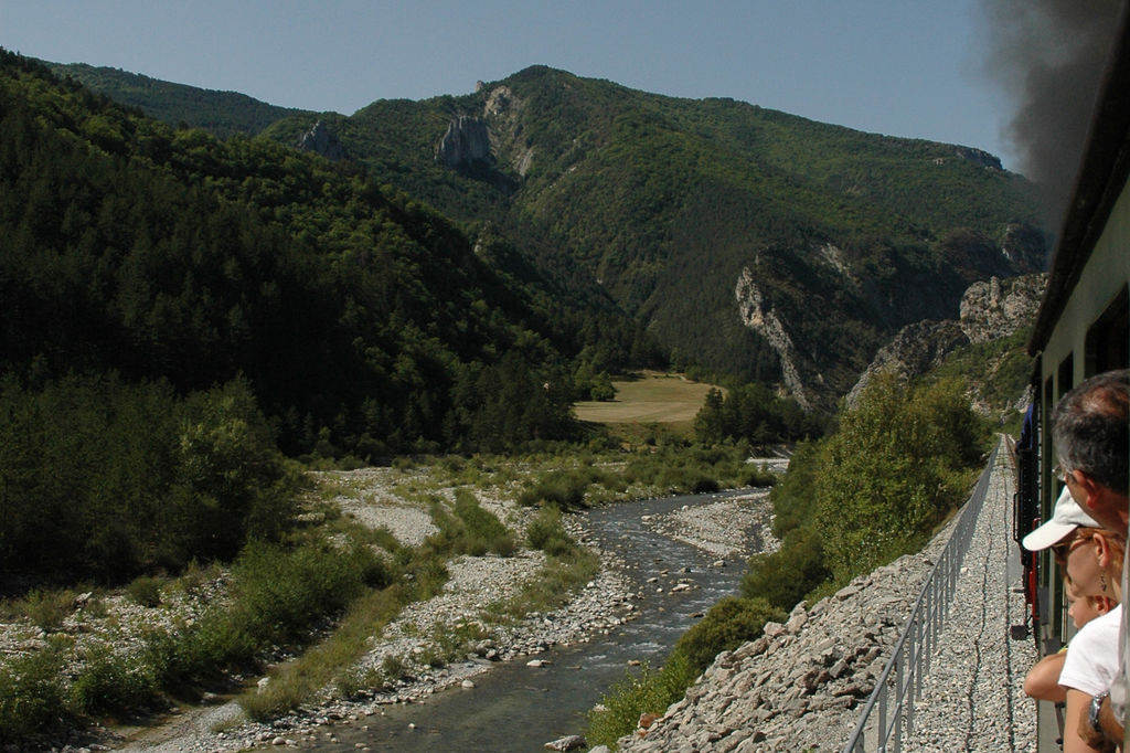 5de49ca32c58b46ce7458b20.jpg