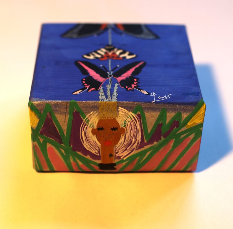 butterfly Queen - 0 -19438