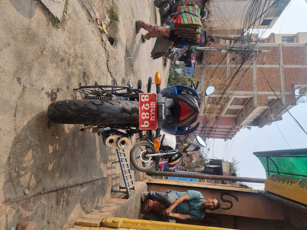 Used 2015 Suzuki Gixxer 150 bike for sale in Kathmandu - Image 2 of 4