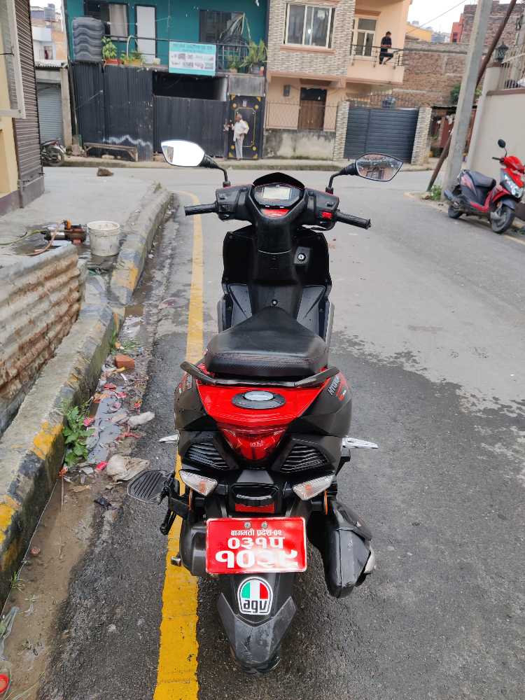 Used 2021 TVS NTORQ 125 bike for sale in Kathmandu - Image 5 of 8
