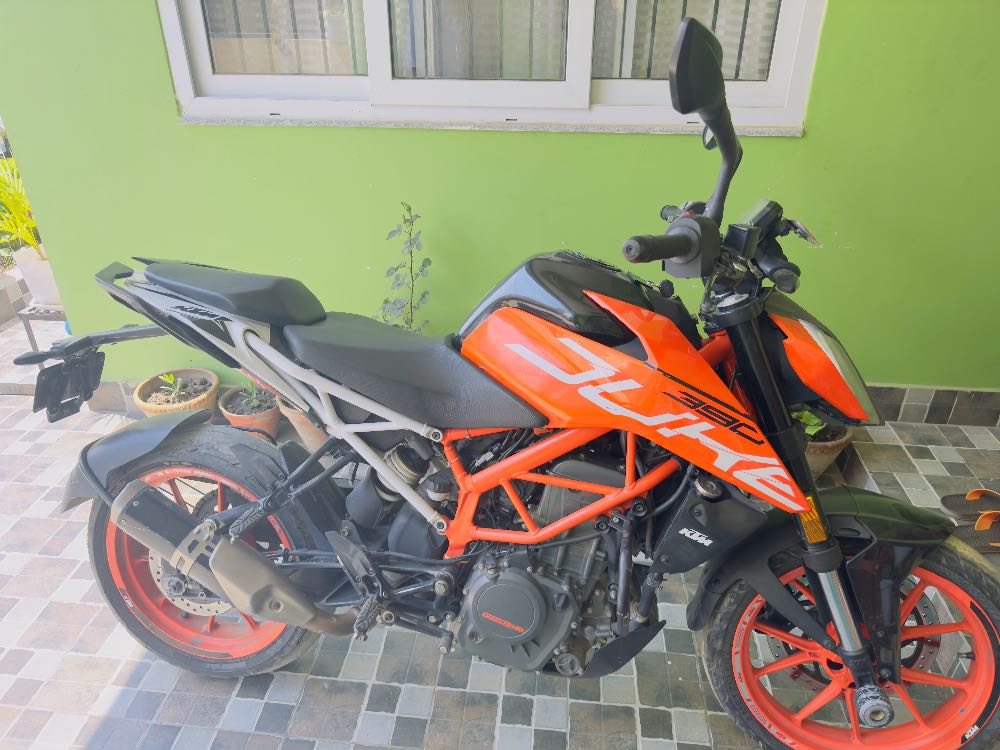 Used 2019 KTM Duke 390 bike for sale in Kathmandu - Image 2 of 5