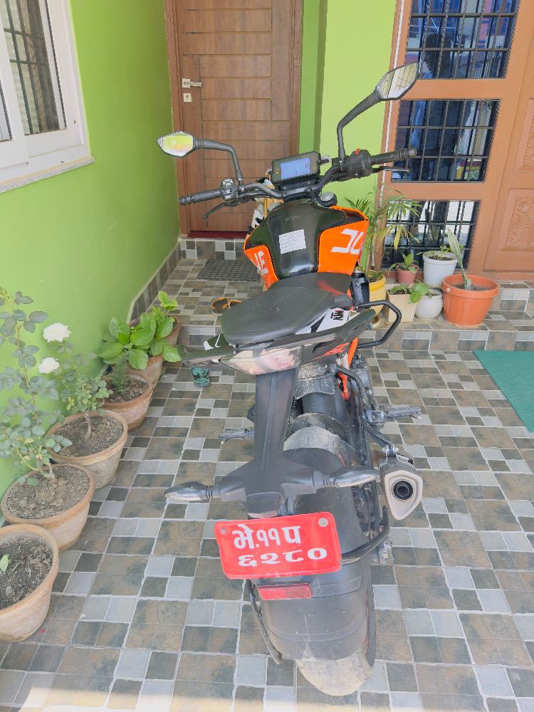 Used 2019 KTM Duke 390 bike for sale in Kathmandu - Image 5 of 5