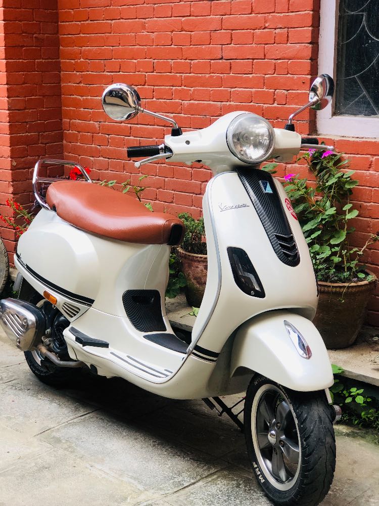 Used 2019 Vespa VXL 150 bike for sale in Kathmandu - Image 3 of 4