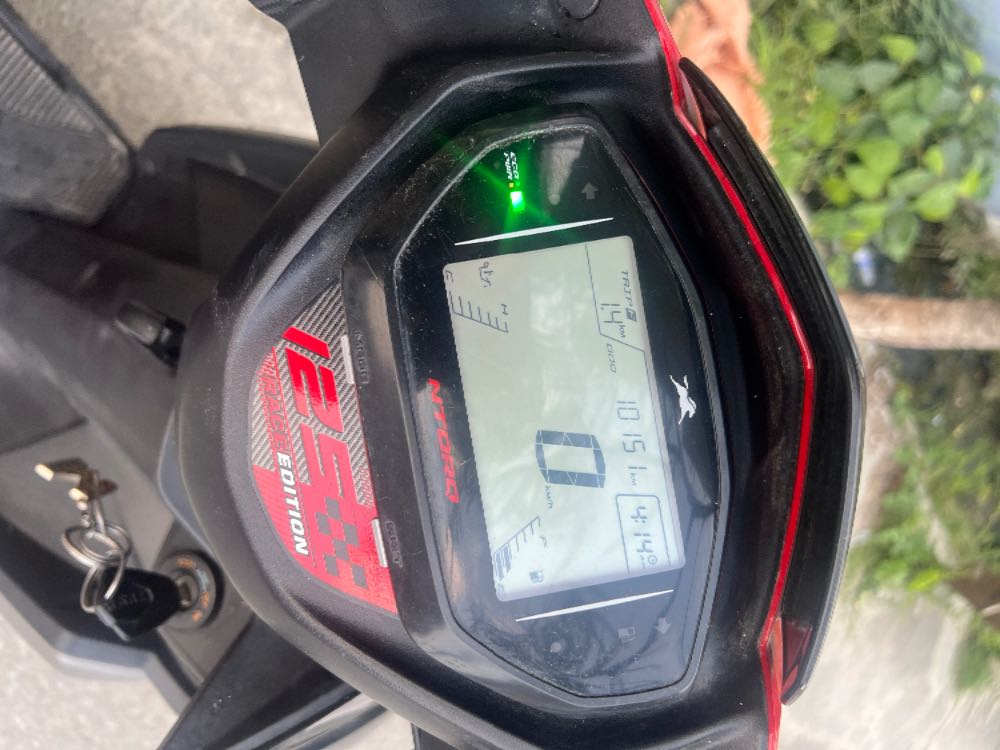 Used 2022 TVS NTORQ 125 bike for sale in Dharan - Image 4 of 5