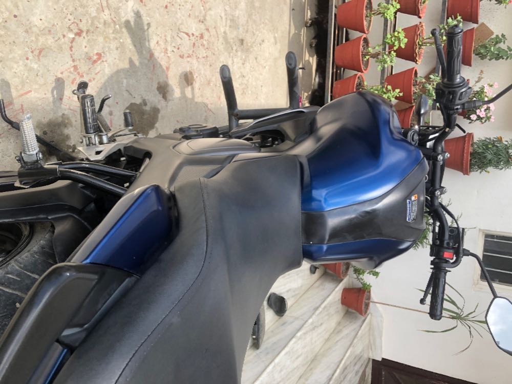 Used 2019 Yamaha FZS bike for sale in Kathmandu - Image 6 of 10