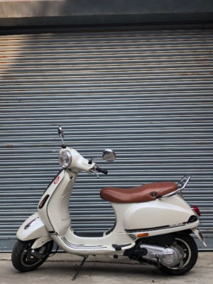 Used 2019 Vespa VXL 150 bike for sale in Kathmandu - Image 4 of 4