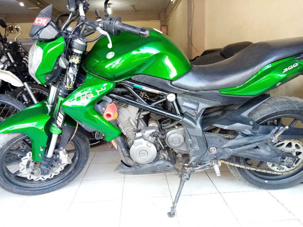 Benelli tnt 2025 300 second hand