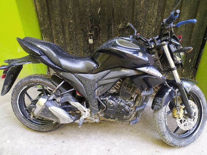 Used 2015 Suzuki Gixxer 150 bike for sale in Kathmandu - Image 2 of 3