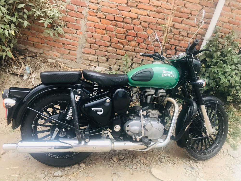 Used 2017 Royal Enfield Classic 350 bike for sale in Kathmandu - Image 3 of 3