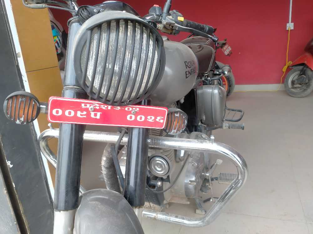 Used 2020 Royal Enfield Classic 350 bike for sale in Kathmandu - Image 2 of 2