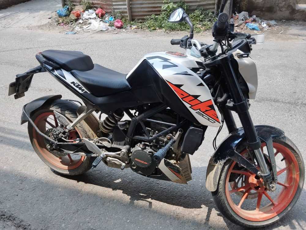 Used 2019 KTM Duke 200 bike for sale in Kathmandu - Image 3 of 4