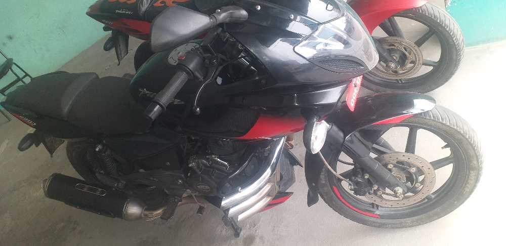 Used 2019 Bajaj Plusar 220 bike for sale in Kathmandu - Image 2 of 2