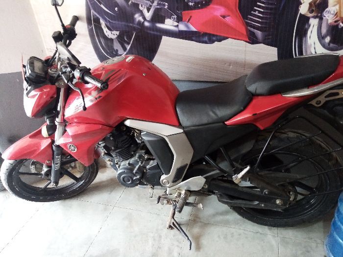 Used 2017 Yamaha FZS bike for sale in Kathmandu - Image 2 of 4