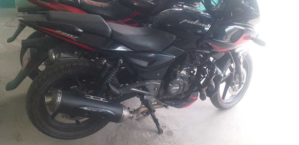 Used 2019 Bajaj Plusar 220 bike for sale in Kathmandu - Image 1 of 2