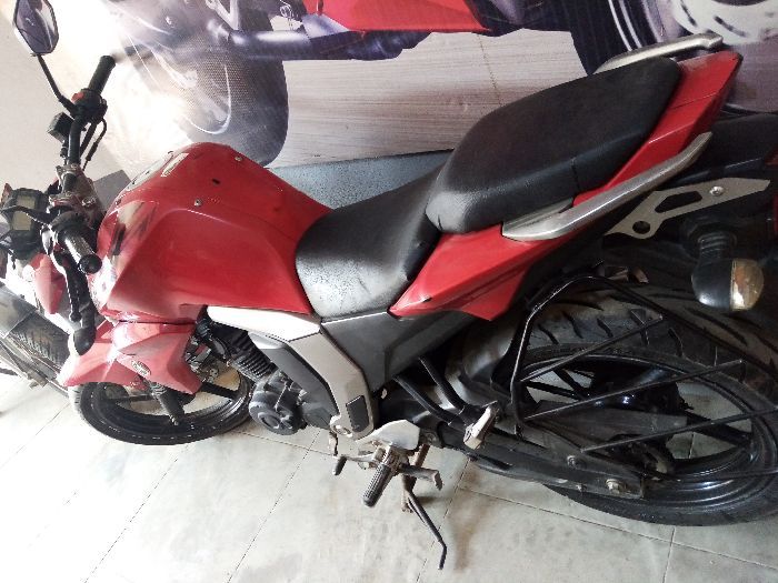 Used 2017 Yamaha FZS bike for sale in Kathmandu - Image 3 of 4