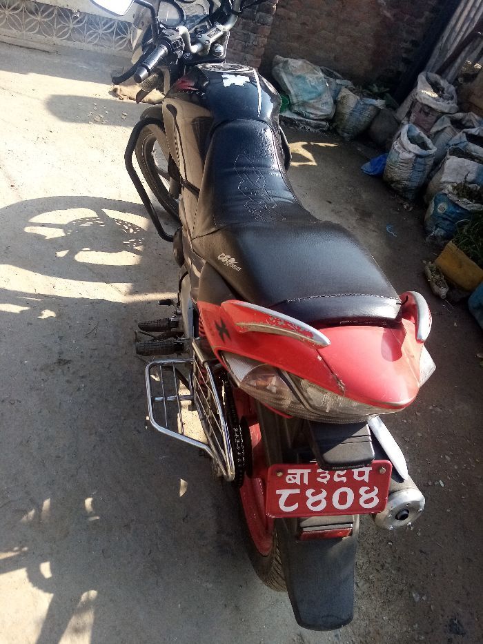 Used 2011 Hero Cbz bike for sale in Kathmandu - Image 2 of 4