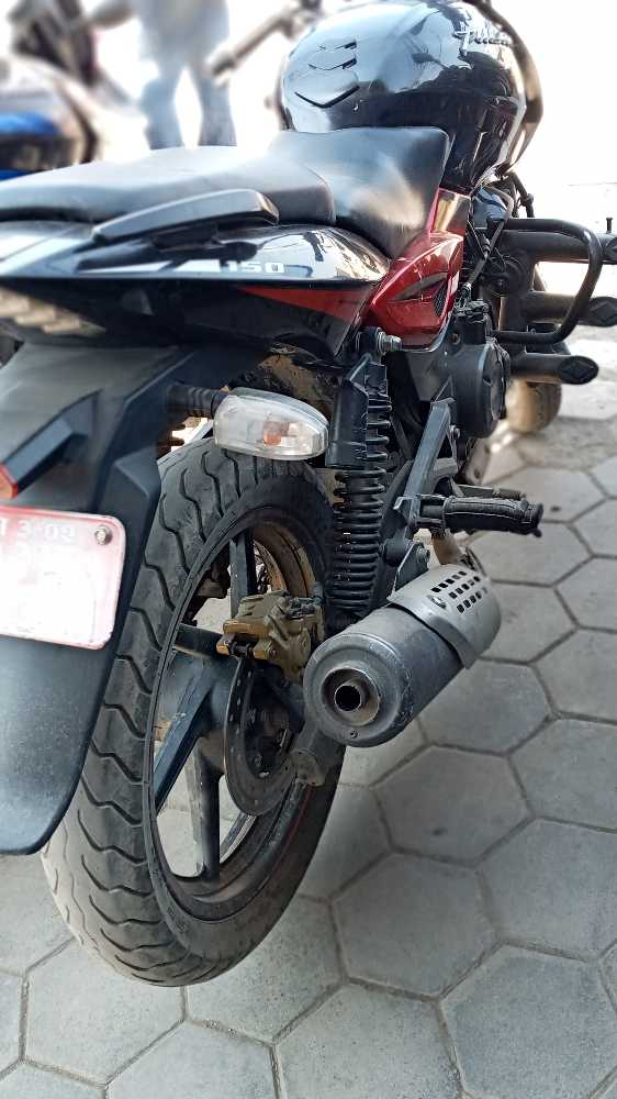 Used 2019 Bajaj Plusar 150 bike for sale in Kathmandu - Image 4 of 5
