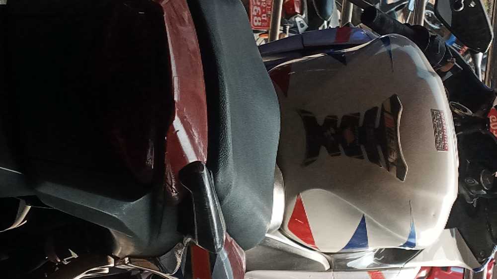 Used 2014 Honda CBR 250R bike for sale in Kathmandu - Image 3 of 3